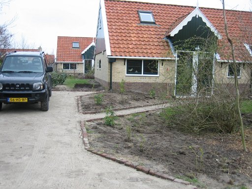 054.JPG - De tuin opnieuw aangelegd