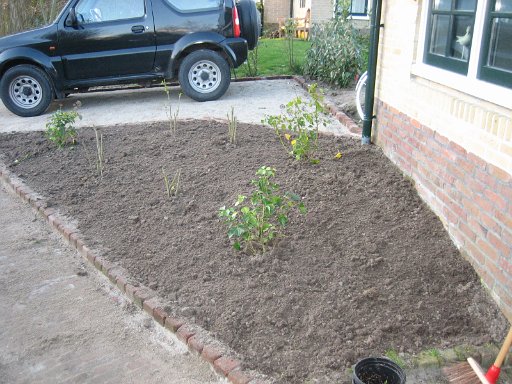 055.JPG - De tuin opnieuw aangelegd
